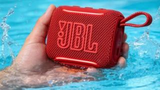 JBL GO 5 debutează discret pe piața din China; Boxa bluetooth accesibilă aduce sunet Harman Acoustics, iluminare WINK, autonomie extinsă