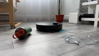 Dreame X60 Ultra Complete Review: Aspiratorul robot care redefinește curățarea covoarelor la 35000 Pa, dar și spălarea petelor uscate folosind lavete termice 