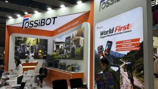 MWC 2026: Turul standului Fossibot, care face telefoane robuste, unul chiar cu cameră de acțiune integrată