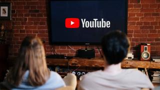YouTube te enervează pe TV acum cu reclame pe care nu le poți sări