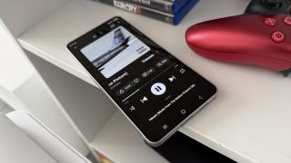 Samsung Galaxy S26+: Acustică stereo care își face perfect treaba la muzică, reel-uri nesfârșite pe Instagram