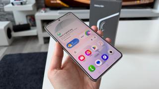 Samsung Galaxy S26+: Display așa cum îl știam de la predecesor, bun pentru streaming și gaming