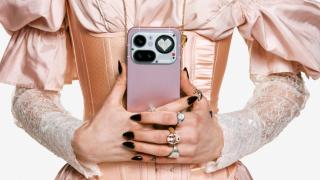 Preț și disponibilitate Nothing Phone (4a) Pro în România (250 lei extra reducere)