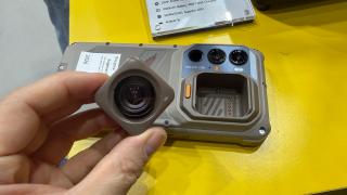 MWC 2026: Am pus mâna pe Ulefone RugOne Xsnap 7 Pro ce are cameră de acţiune  detaşabilă (Hands On Video)