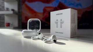 Samsung Galaxy Buds4 review: sunet energic, bas solid și multă personalitate pentru utilizatorii Android