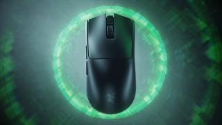 RAZER prezintă noul mouse de gaming Viper V4 Pro cu senzor de 50000 DPI, alunecă perfect pe mousepad-ul Gigantus V2 Pro