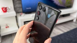 Redmagic 11 Air: Benchmark-uri cu procesor nu tocmai nou, un Snapdragon 8 Elite ajutat mult de ventilatorol activ, vapor chamber