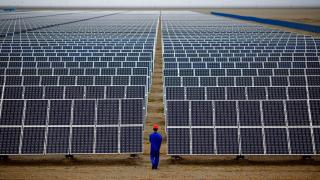 China scumpește panourile solare: impact global asupra energiei verzi