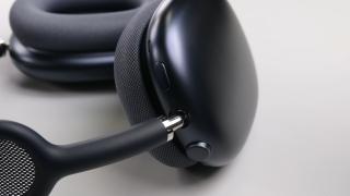 AirPods Max 2 rămân blocate în trecut; teardown-ul confirmă probleme vechi la 549 dolari