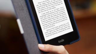 Ai un Kindle vechi? Amazon oprește suportul pentru mai multe modele începând din 20 mai 2026
