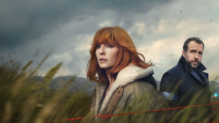 Under Salt Marsh Review: noir galez, mlăștinos și ancorat în traume