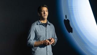 Apple schimbă șefia; Tim Cook face pasul în spate, John Ternus devine noul CEO din septembrie