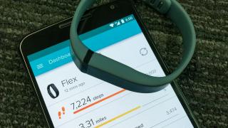 Google renunță treptat la Fitbit; serviciile ar urma să fi mutate în Google Health