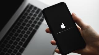 Apple a lansat un update de securitate pentru iPhone care rezolvă vulnerabilitatea notificărilor șterse