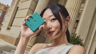 Preț și disponibilitate Motorola razr 70 în România