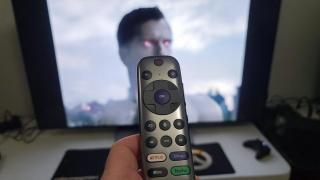 TCL și Roku ajung în instanță; update-urile software ar fi „stricat” televizoare relativ noi