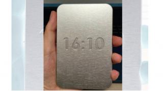 OPPO îşi face telefon “nepliabil” cu aspect de pliabil: compact şi 16:10 - Reno X