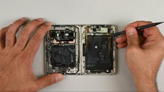 E greu, greu de reparat: Huawei Pura X Max o fi revoluţionar, dar e iad pentru service