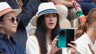 vivo X Fold6 își etalează nuanța "verde smarald" în fotografii hands-on, vine până la final de lună și are baterie de 6900 mAh