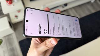 Motorola RAZR 70 Ultra: Baterie ușor actualizată, care ține pasul cu schimbarea de procesor