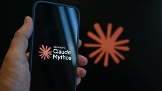Anthropic suspendă accesul la cele mai noi modele AI, Fable 5 și Mythos 5, la presiunea SUA