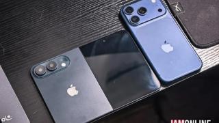 Cum arată iPhone Fold pe negru? Vedem o nouă machetă cu primul telefon pliabil Apple