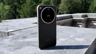 Leica Leitzphone by Xiaomi: Design ce implică Camera Ring, grip excelent și un look de aparat foto clasic