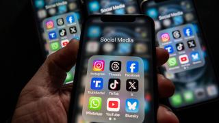 UE vrea să strice „farmecul” Facebook și Instagram! Scroll-ul infinit și autoplay-ul, în pericol