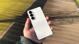 Samsung Galaxy S27 și S27+ ar putea renunța la senzorul foto Samsung în favoarea unei camere Sony de 50 MP