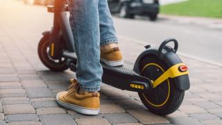 RCA devine obligatoriu pentru anumite trotinete electrice; Amenzile ajung la 2.000 de lei
