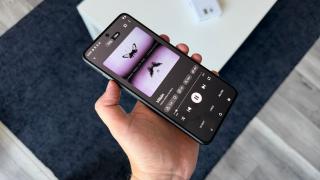 Motorola edge 70 Max: Acustică stereo onestă, acompaniată de Dolby Atmos