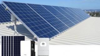 Ai deja panouri fotovoltaice? Casa Verde 2026 ar putea finanța bateria care mută energia spre seară