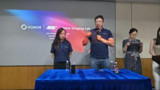 "Vindem ROBOT Phone în pierdere şi facem experimente cu ARRI pentru Magic-uri mai bune!" Interviu cu mai marii HONOR Imaging