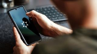 GrapheneOS, sistem Android axat pe securitate disponibil până acum pe Pixel, va fi suportat oficial pe telefoane Motorola din 2027