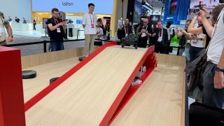 IFA 2026: Turul standului Roborock, de la Saros Rover care urcă scări, la primul robot pentru piscină