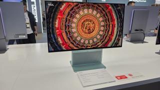 Am văzut TCL 32X3A OLED+ la IFA: monitorul de gaming care încearcă să repare două slăbiciuni OLED