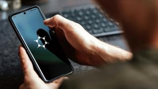 Război între GrapheneOS și Google: GrapheneOS acuză Google că ține funcții Android 17 doar pentru Pixel-uri