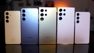 Samsung ar produce mai puține telefoane Galaxy; Memoriile pentru AI aduc bani, dar scumpesc smartphone-urile