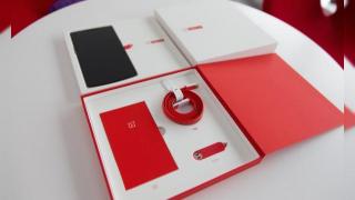 OnePlus One primeşte o reducere permanentă de preţ şi o ofertă Dropbox Pro