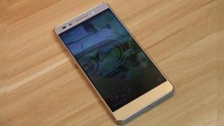 Huawei Honor 7 este fotografiat la scurt timp după evenimentul de lansare