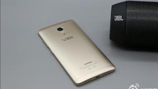 Lenovo Vibe P1 apare în noi imagini hands on, mai clare ca niciodată; Vine cu scanner de amprente, baterie generoasă