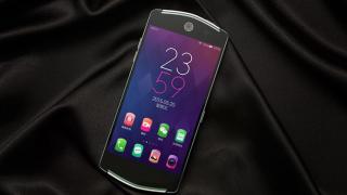 Meitu V4 este un mega selfie phone, cu o cameră frontală de 21 de megapixeli