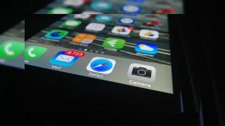 Apple ar urma să folosească panouri OLED pe viitoarele modele iPhone, conform unor surse