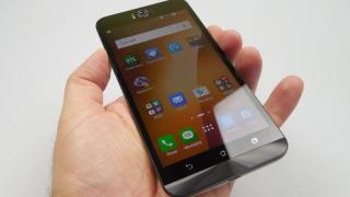 ASUS ZenFone Selfie Review: cea mai bună unealtă de mângâiat ego-ul (Video)