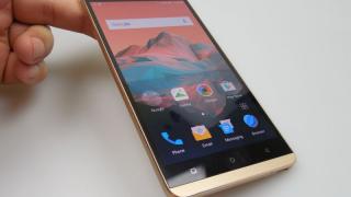 Allview V2 Viper X Review + Concurs de Crăciun: strălucește ca nasul renului Rudolph și performează așijderea (Video)