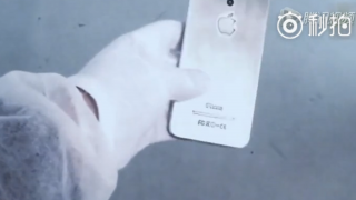 Un presupus iPhone 7 apare sub formă de prototip într-un clip filmat în fabrica Foxconn… probabil fals (Video)