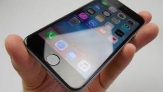 iPhone 6S Review: cel mai bun telefon cu diagonală sub 5 inch al anului, cel mai comod şi tactil inovator (Video)