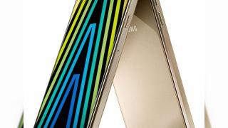 Samsung Galaxy A7 (2016) ajunge în oferta QuickMobile.ro; costă 2.199 lei și vine pe alb, auriu sau roz