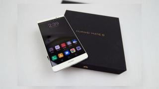 Huawei Mate 8 Unboxing: cel mai performant telefon Huawei din ultimul an scos din cutia sa elegantă (Video)