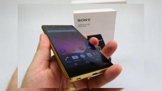 Sony Xperia Z5 Premium Unboxing: primul telefon cu ecran 4K scos din cutie pe auriu, arată ca un lingou (Video)